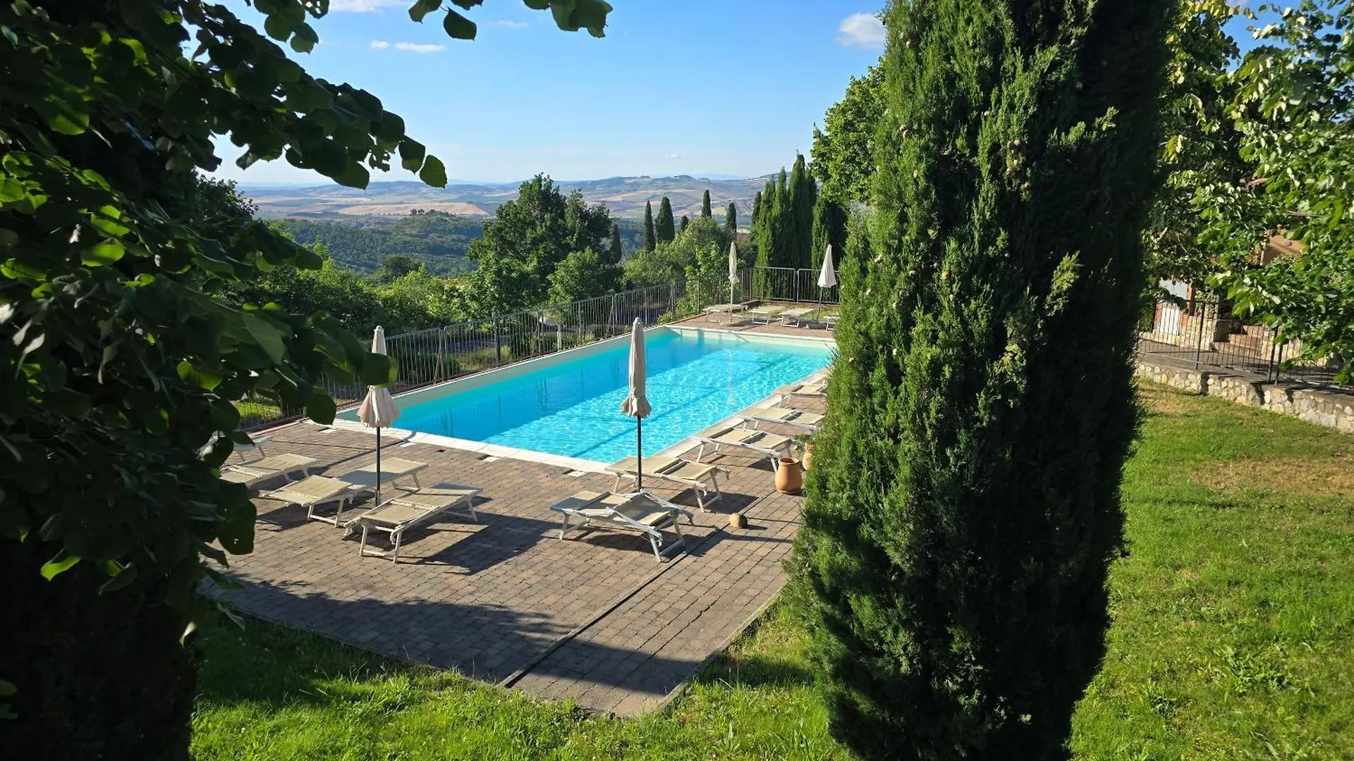 Finestra Della Val D'Orcia شقة
